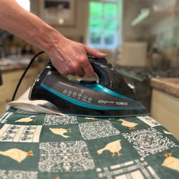 Tower Ceraglide Elite T22013 4 iron being used