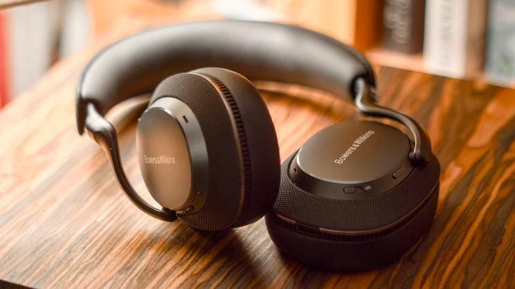 The Bowers & Wilkins Px7 S3 on a rosewood surface