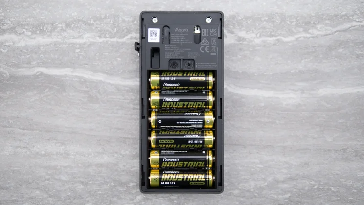 aqara video doorbell g4 review - open back with batteries inside