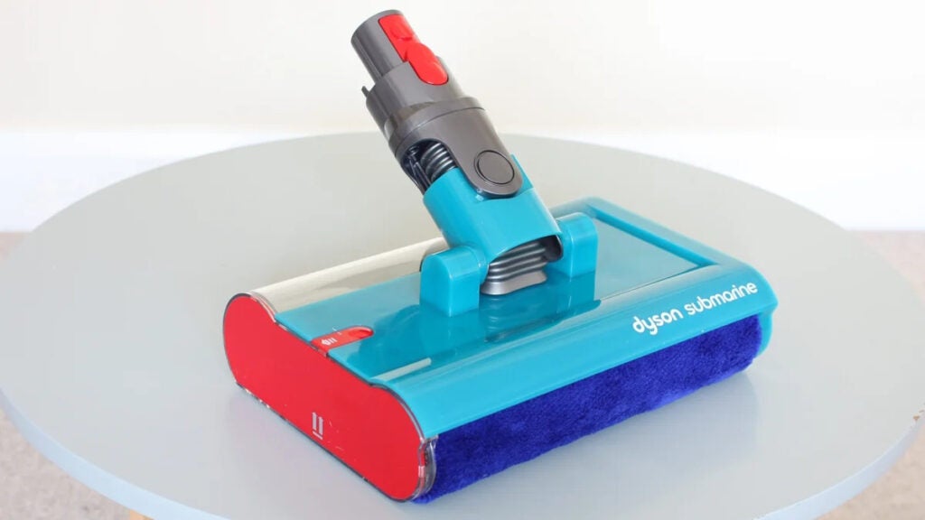 The detached Submarine floor head of the Dyson V15s Detect Submarine