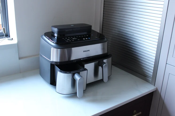 The front of the Philips 5000 series dual air fryer