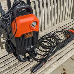 Black + Decker BEPW2000-GB review jet was on a bench upright