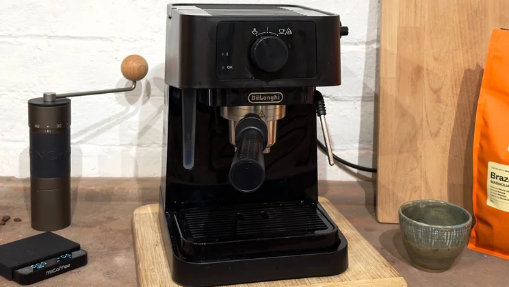 De&rsquo;Longhi Stilosa coffee machine review front view
