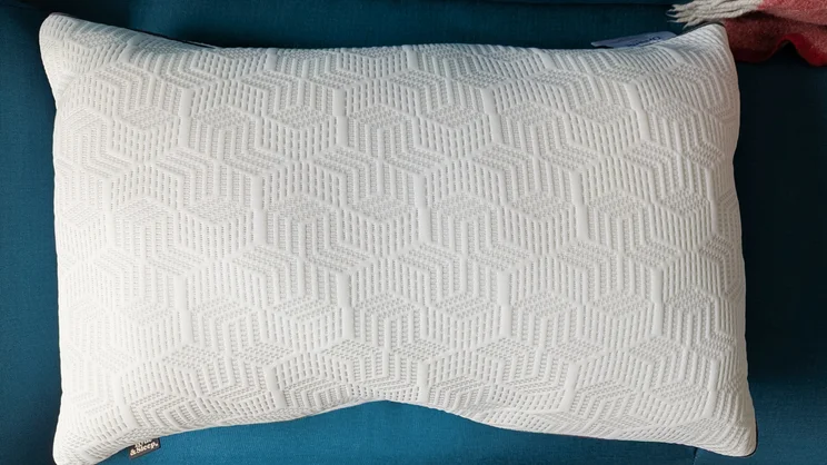 A bird's eye view of the Dreams Hyde and Sleep Dual Comfort Ice pillow