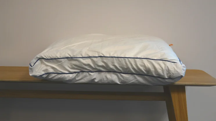 Emma Original Hybrid Pillow review_2 side view