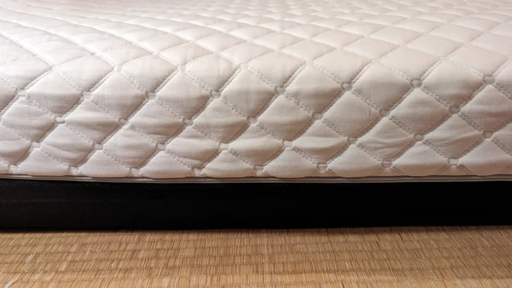 HiGrid Premium Hybrid mattress side view