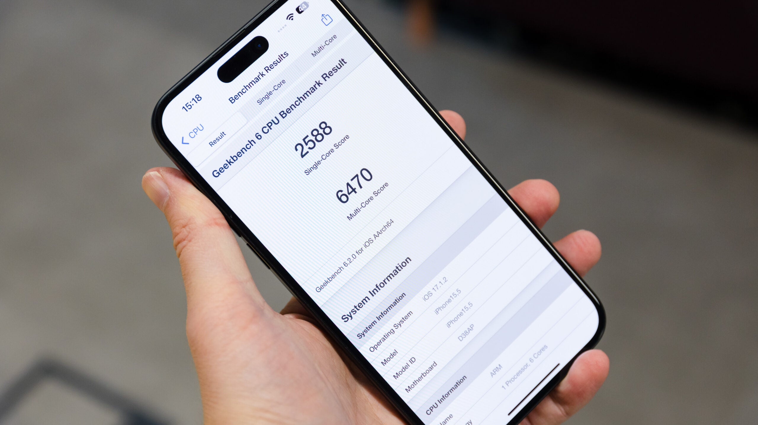 Testing an Apple iPhone with Geekbench 6 CPU benchmarking