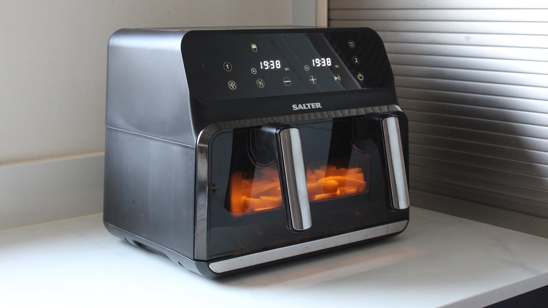 Testing a Salter air fryer
