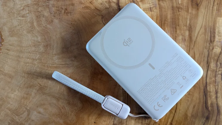 The Iniu SnapGo Air pictured from underneath