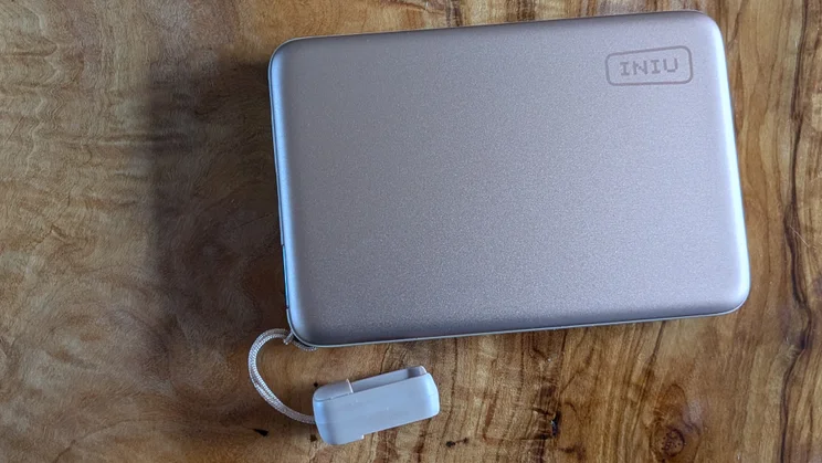 Iniu SnapGo Air shot from above