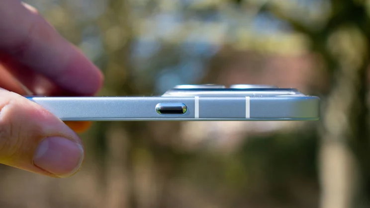 Nothing Phone (4a) Pro Essential Key AI button