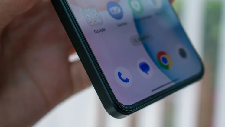 Angled view of the OnePlus Nord CE 5's edge and display