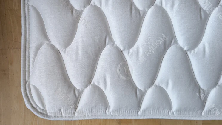 Premier Inn 2.0 Mattress review close up of pillowed top