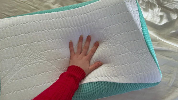 REM Fit Cool Gel Pillow review-hand press