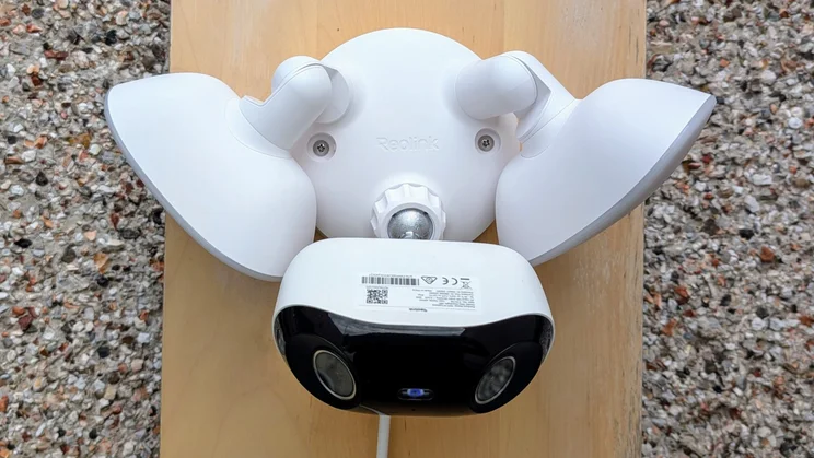 The Reolink Elite Floodlight WiFi