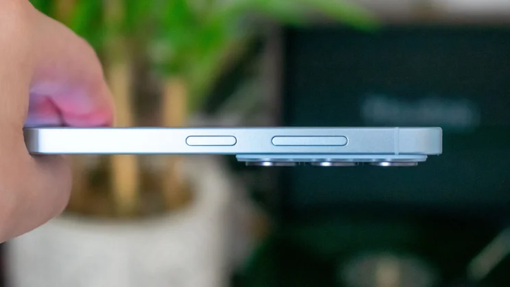 Samsung Galaxy S26 Plus power and volume buttons