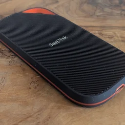 SanDisk Extreme Pro USB4 angled upwards