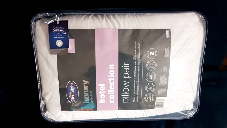 Silentnight Luxury Hotel Collection Pillow review pillows in delivery packaging