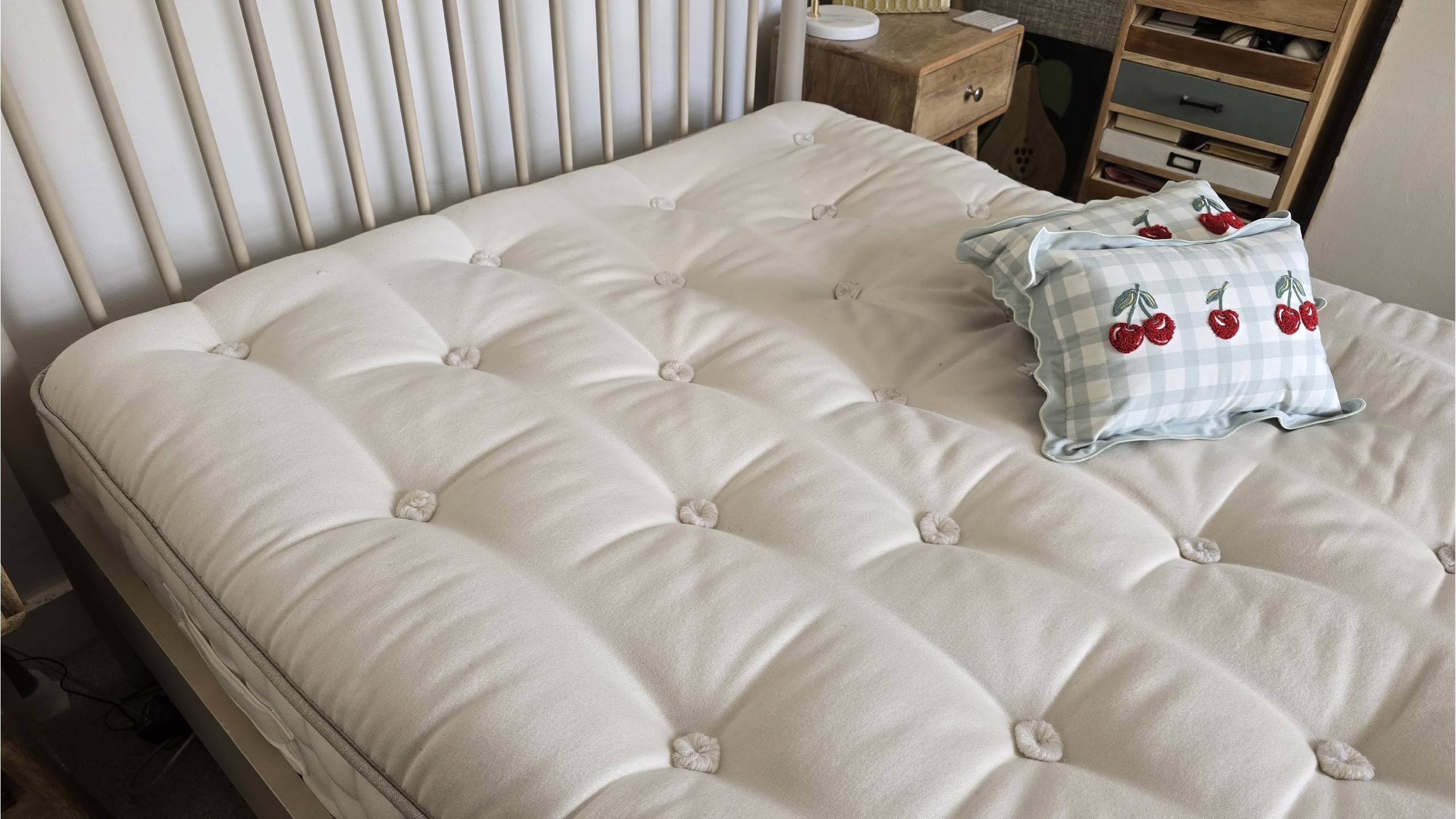 Simba Earth Apex mattress top of mattress