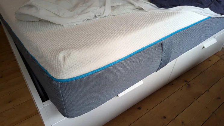 simba-hybrid-pro_mattress-review_mattress16 corner angel