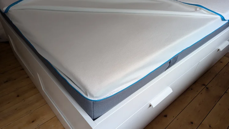 simba-hybrid-pro_mattress-review_mattress8 corner top
