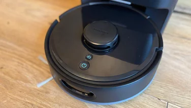 The Switchbot K11+ robot vacuum, viewed from above