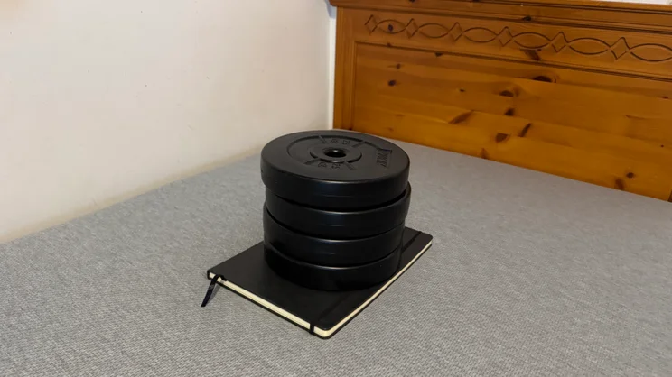 Testing the Zoma Hybrid mattress for firmness