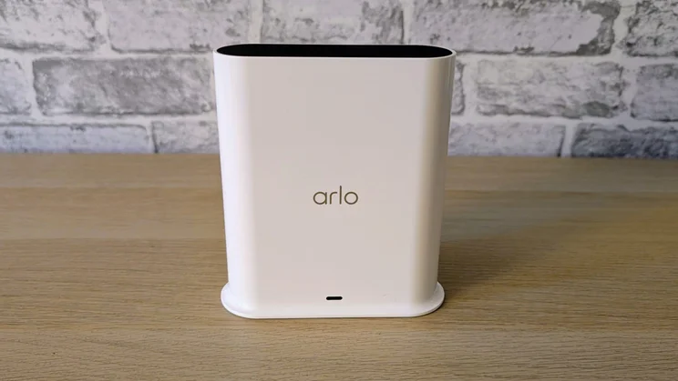 The Arlo Ultra 3 ssmart hum