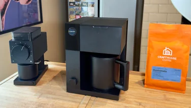 The Fellow Aiden coffee machine pictured with thermal carafe in place