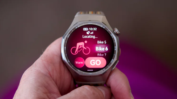 The Huawei Watch 6 Pro's new cycling workout screen, prior to a workout