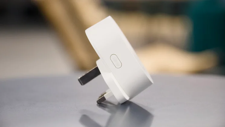 TP-Link Tapo D210 chime from left side