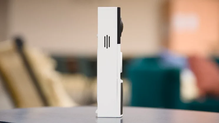 TP-Link Tapo D210 - side view