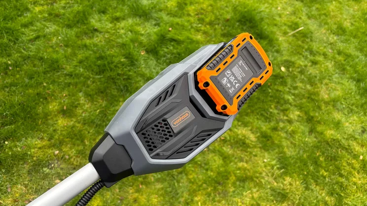 VonHaus 36V cordless 2-in-1 grass trimmer - close-up of handle with battery attached